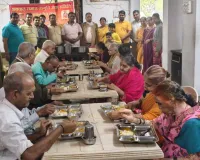 सूरत : अग्रवाल समाज जागृति सेवा समिति ने आसरा वृद्धा आश्रम में आठवीं बार कराया भोजन सेवा