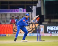 सूरत : आख़िरी ओवरों में शानदार बल्लेबाज़ी से बेंगलुरु स्ट्राइकर्स ने अहमदाबाद लायंस को कड़े मुकाबले में हराया