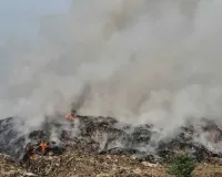 सूरत : खाजोद डंपिंग साइट पर कचरा जलाने का आरोप, विपक्ष ने एयर पॉल्यूशन फैलाने का दावा किया