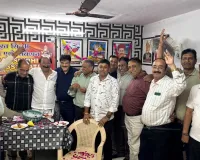 सूरत सिंधी क्लोथ एसोसिएशन ने फूलों की होली के साथ मनाया स्नेहमिलन समारोह