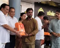 सूरत : सी.आर. पाटिल के जन्मदिवस पर फोस्टा का सेवा कार्यक्रम, 750 स्वच्छता कर्मियों को वस्त्र वितरित