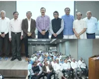 सूरत : चैंबर ऑफ कॉमर्स ने युवाओं में सोशल मीडिया के बढ़ते उपयोग पर आयोजित किया जागरूकता सत्र