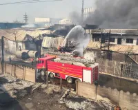 सूरत : सचिन होजीवाला में केमिकल वेयरहाउस में भीषण आग