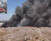 सूरत : खजोद डंपिंग साइट पर दूसरे दिन भी धधकती आग, कचरा निपटान पर उठे गंभीर सवाल