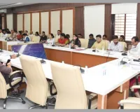 वडोदरा में समन्वय व शिकायत समिति की बैठक, अधिकारियों को समयसीमा में समाधान के निर्देश