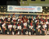 सूरत : अलथान स्थित नंदूबा इंग्लिश एकेडमी में भव्य ग्रेजुएशन सेरेमनी आयोजित