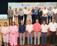 सूरत : सार्वजनिक यूनिवर्सिटी की SCET कॉलेज ने SGCCI महावीर सिंथेसिस अवॉर्ड जीता