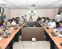 सूरत : चुनाव तैयारियों को लेकर समीक्षा बैठक, अधिकारियों को दिए सख्त निर्देश