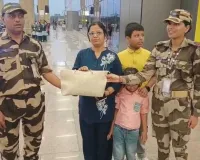 सूरत : सूरत एयरपोर्ट पर CISF जवानों की ईमानदारी की मिसाल, महिला यात्री का लाखों रुपये और आभूषण से भरा बैग लौटाया