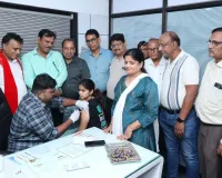 सूरत : अग्रवाल समाज हेल्थ सेंटर में सर्वाइकल कैंसर वैक्सीनेशन का सातवां निःशुल्क शिविर आयोजित