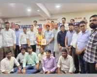 सूरत : राजस्थान युवा संघ कार्यालय में डॉ. महेंद्र कुमावत का भव्य स्वागत
