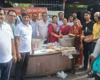 सूरत : अधिक मास पूर्णिमा पर अग्रवाल समाज सेवा समिति ने कराया भंडारा, सैकड़ों लोगों ने ग्रहण किया प्रसाद