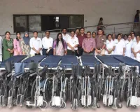 सूरत : सिविल अस्पताल में 47 नई व्हीलचेयर और 10 आधुनिक स्ट्रेचर का लोकार्पण