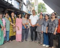 सूरत :  सोमवती अमावस्या पर बैटर टुमारो फाउंडेशन ने जरूरतमंदों को कराया भोजन
