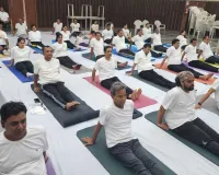 सूरत : योग से दिया स्वस्थ जीवन का संदेश, दिगंबर जैन सोशल ग्रुप एवं इंद्रधनुष संस्था ने लगाया योग शिविर