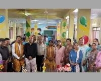 सूरत : श्याम सरकार यात्रा संघ ने किया सेवा कार्य, विद्यार्थियों को बांटी 600 छतरियां