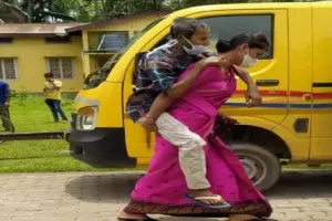 कोरोना पोजीटीव ससुर को कंधे पर उठाकर अस्पताल ले जाने वाली बहू निहारिका की मेहनत विफल रही!