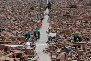 वादी-ए-सलाम: दुनिया का सबसे बड़ा कब्रिस्तान, 5 लाख से ज्यादा लोग है दफ़न
