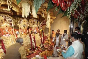 रथयात्रा की पूर्व संध्या पर अहमदाबाद के जगन्नाथ मंदिर में मुख्यमंत्री ने की आरती