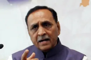 गुजरात : मुख्यमंत्री रूपाणी के साथ साथ पूरी कैबिनेट ने दिया इस्तीफा