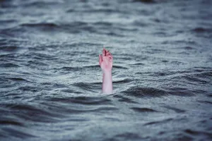 इंदौरः गणेश विसर्जन के बाद खदान में नहाते समय डूबने से तीन युवकों की मौत, दो को बचाया