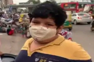 अहमदाबाद : मणिपुर का कचोरी वाला- वीडियो हुआ वायरल तो मदद के लिए आगे आए लोग, अब हर रोज कम पड़ जाते है समोसे-कचौरी