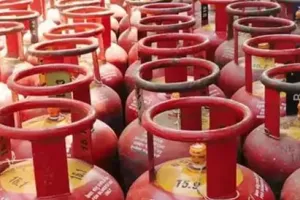 1 मार्च से सुबह-सुबह बदल जाएंगे LPG और ट्रेन टिकट के रूल