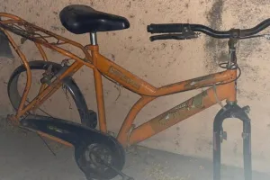 वड़ोदरा दुष्कर्म-खुदकुशी मामला : पुलिस को पहली काबयामी, पीड़िता की साइकल और सिक्योरिटी गार्ड पकड़ाया