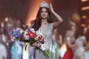 मिस यूनिवर्स 2021: विश्व की तमाम सुंदरियों को पीछे छोड़ते हुए इस भारतीय सुंदरी ने जीता ख़िताब, ख़त्म किया 21 वर्षों का सूखा
