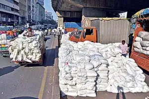 सूरत : ईद और शादियों के सीजन ने टेक्सटाइल बाजार में भरी रफ्तार