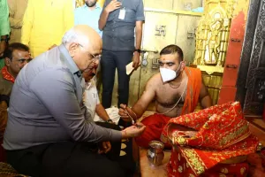 अहमदाबाद  : मुख्यमंत्री भूपेंद्र पटेल ने आद्यशक्ति धाम अंबाजी मंदिर में शीष झुका साढ़े छह करोड़ गुजरातियों के सुख, समृद्धि एवं सुरक्षा के लिए प्रार्थना की