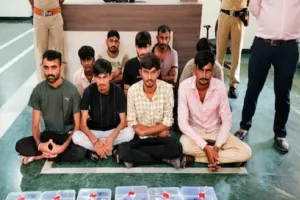 सौराष्ट्र : गुजरात एटीएस ने अवैध हथियारों की तस्करी कर रहे 9 लोगों को हिरासत में लिया