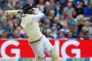 भारत-इंग्लैंड पांचवां टेस्ट : कप्तान बनते ही जमकर बोला जसप्रीत का बल्ला, स्टुअर्ट ब्रॉड को दिला दी युवराज की याद