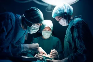 दिल्ली : सीके बिड़ला अस्पताल में डॉक्टरों ने सफलतापूर्वक किया महिला का ऑपरेशन, पेट से निकाला फुटबॉल के आकार का ट्यूमर