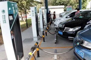 सूरत : शहर में 25 जगहों पर नगर पालिका ने शुरू किया इलेक्ट्रिक कार चार्जिंग स्टेशन