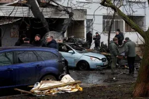 युक्रेन : राजधानी कीव के बाहरी इलाके में एक विद्यालय के पास हुए हेलीकॉप्टर दुर्घटना में गृह मंत्री समेत 16 लोगों की मौत