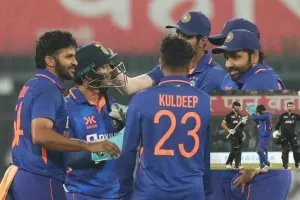 क्रिकेट : तीसरे एकदिवसीय में भारत ने न्यूजीलैंड को 90 रनों से हराते हुए किया क्लीन स्वीप, रैंकिंग में नंबर एक पर पहुंची टीम इंडिया