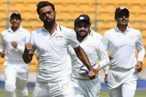 रणजी ट्रॉफी : दिल्‍ली के बल्‍लेबाजों पर कहर बनकर टूटे उनादकट, लगा दी विकेटों की झड़ी, पहले ओवर में ही ली हैट्रिक