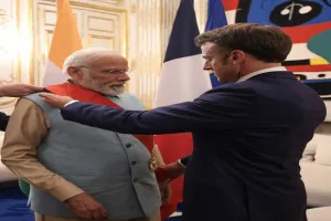 भारत के प्रधानमंत्री को फ्रांस का सर्वोच्च सम्मान, फ्रांसीसी राष्ट्रपति ने हिन्दी में ट्वीट कर जताई दोस्ती