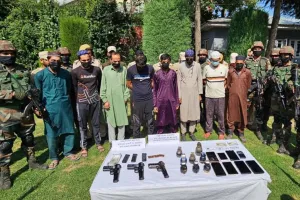 सीमा पार से हथियारों और गोला-बारूद की तस्करी में शामिल लश्कर के आठ आतंकवादी सहयोगी गिरफ्तार