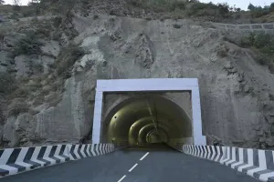 जम्मू-कश्मीर में मारोग सुरंग के साथ 250 मीटर सेतु का निर्माण पूराः गडकरी