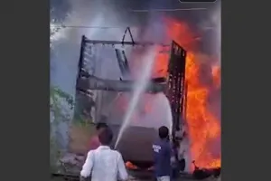 अरवल्ली: ट्रक में आग लगने से तीन लोगों की मौत, 150 बकरे भी जल कर मरे 