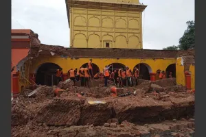 जम्मू शहर के सुप्रसिद्ध रणवीरेश्वर मंदिर के भवन का एक हिस्सा गिरा, जानमाल का कोई नुकसान नहीं