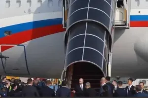 रूस के राष्ट्रपति पुतिन चीन पहुंचे, इस दौरे पर सारी दुनिया की नजर