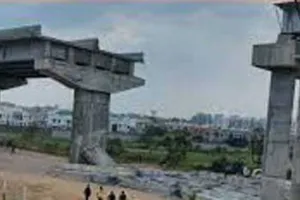 गुजरात: पालनपुर में निर्माणाधीन पुल का एक हिस्सा गिरा, एक व्यक्ति की मौत