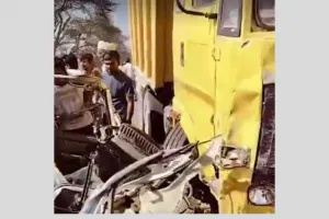 बनासकांठा: डम्पर और कार की टक्कर में एक ही परिवार के 4 लोगों की मौत