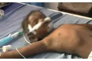 गुजरात: बोरबेल में फंसे बच्चे को 10 घंटे चले अभियान के बाद सुरक्षित निकाला गया