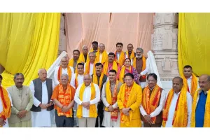 गुजरात के मुख्यमंत्री भूपेन्द्र पटेल ने मंत्रिमंडल के साथ किया श्री राम जन्मभूमि मन्दिर का दर्शन