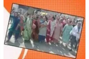 राजकोट :  पानी की समस्या को लेकर महिलाओं ने कालावाड़ रोड पर विरोध प्रदर्शन किया
