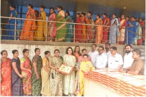 सूरत :  पिछले 12 वर्षों से उपमुख्यमंत्री हर्ष संघवी का परिवार न्यू सिविल अस्पताल के मरीजों के साथ मना रहा है दिवाली